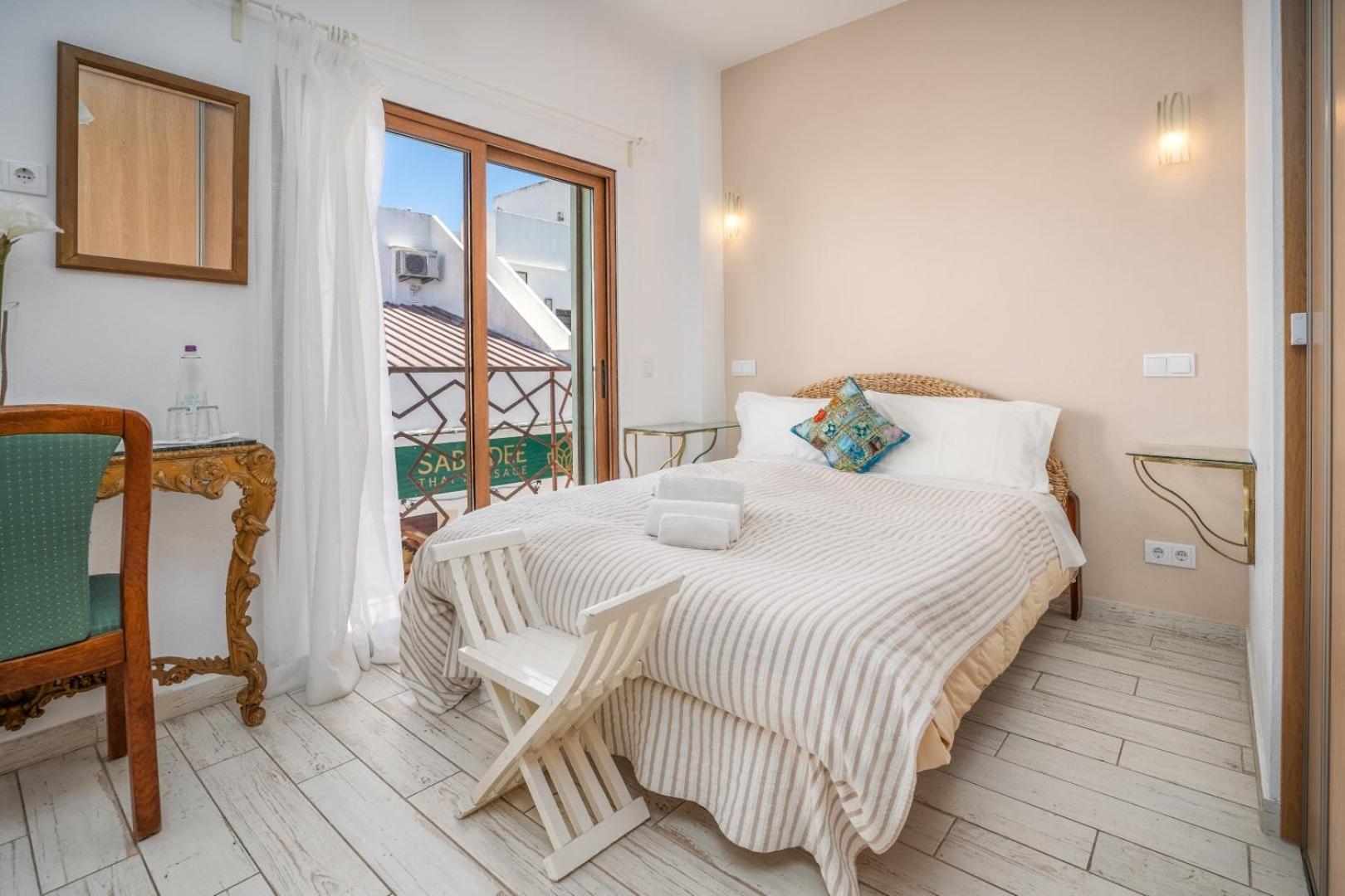 Alvor Ar De Mar Bed & Breakfast Room photo