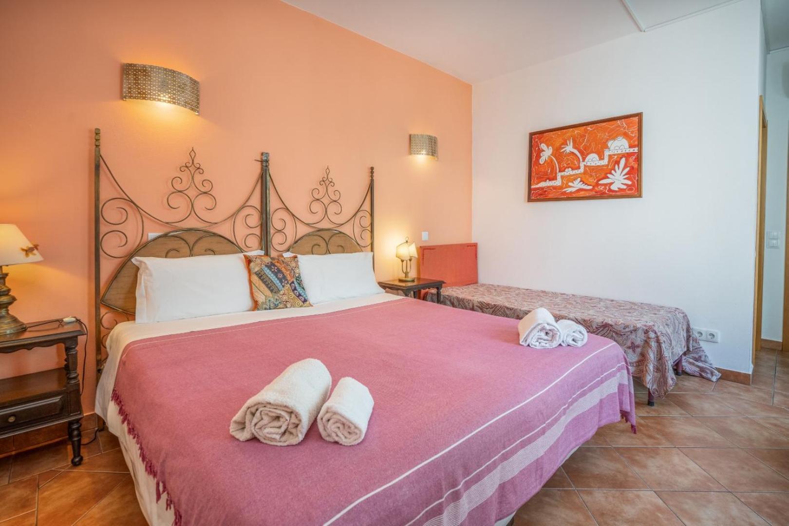 Alvor Ar De Mar Bed & Breakfast Room photo